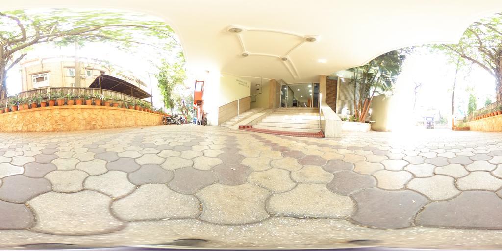 Hotel Raviraj Пуне Екстер'єр фото