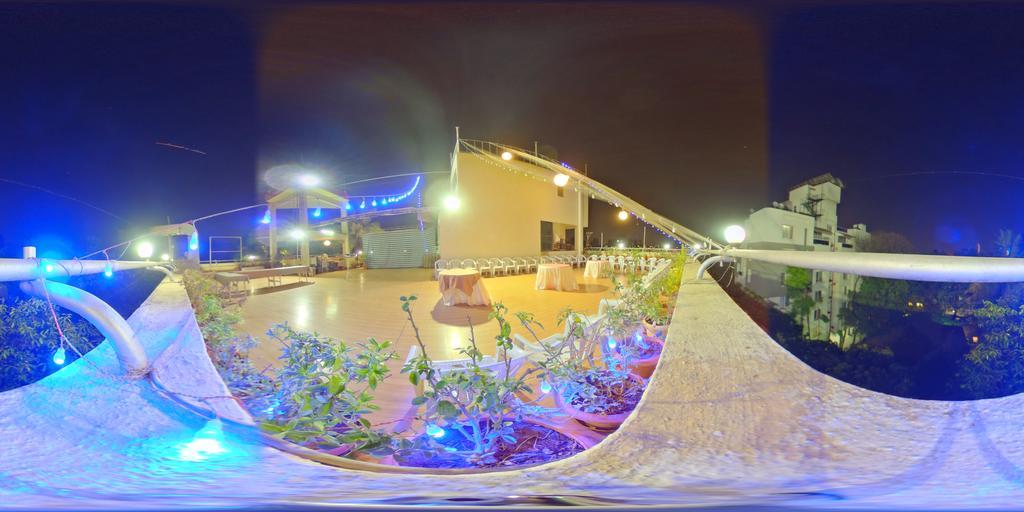 Hotel Raviraj Пуне Екстер'єр фото