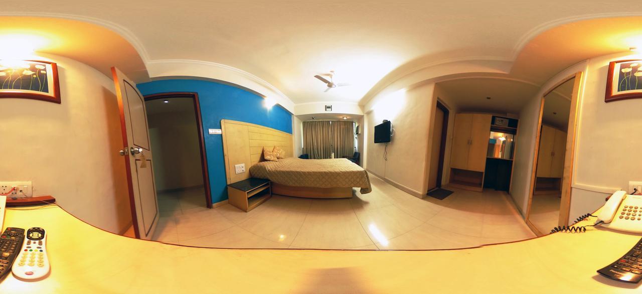 Hotel Raviraj Пуне Екстер'єр фото