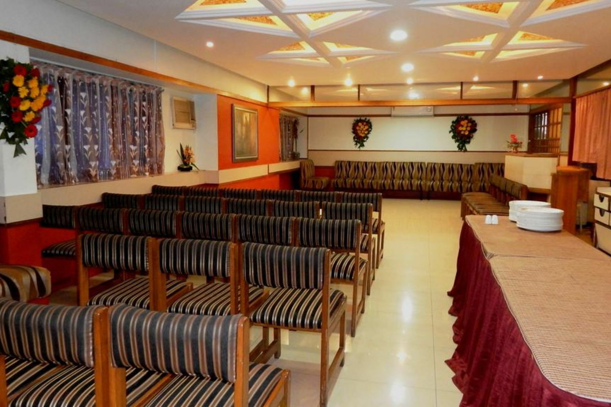 Hotel Raviraj Пуне Екстер'єр фото